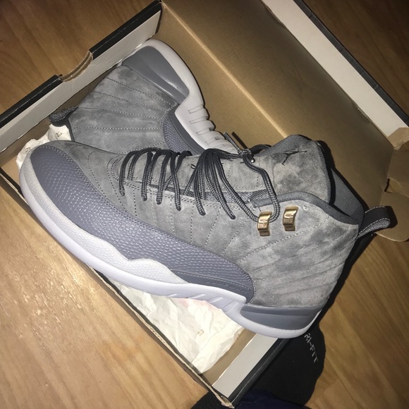 Jordan Wolf Grey 12s - Picture 2 of 2